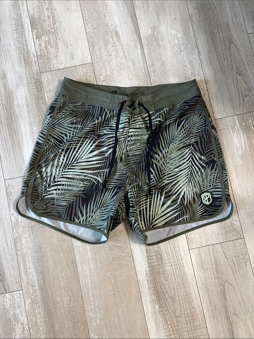 Born Primitive Island Short 5”, waist 32 Men’s